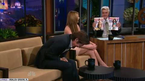 AshleyGreene_dot_nl-AchterdeSchermen14Juli2010JayLeno00056.jpg