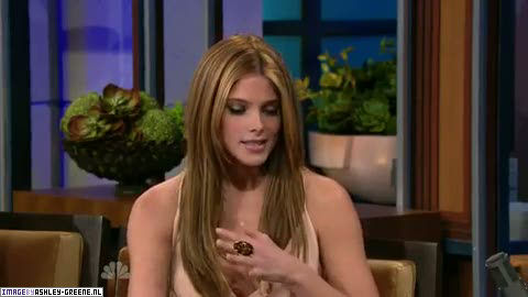 AshleyGreene_dot_nl-AchterdeSchermen14Juli2010JayLeno00073.jpg