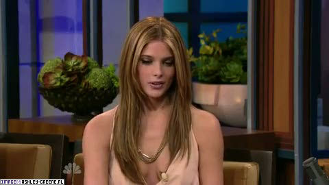 AshleyGreene_dot_nl-AchterdeSchermen14Juli2010JayLeno00074.jpg