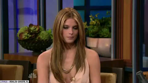 AshleyGreene_dot_nl-AchterdeSchermen14Juli2010JayLeno00075.jpg
