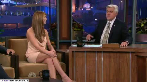 AshleyGreene_dot_nl-AchterdeSchermen14Juli2010JayLeno00092.jpg