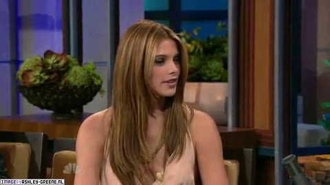 AshleyGreene_dot_nl-AchterdeSchermen14Juli2010JayLeno00102.jpg