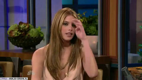 AshleyGreene_dot_nl-AchterdeSchermen14Juli2010JayLeno00104.jpg