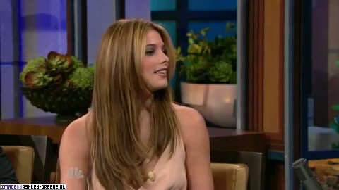 AshleyGreene_dot_nl-AchterdeSchermen14Juli2010JayLeno00123.jpg AshleyGreene_dot_nl-AchterdeSchermen14Juli2010JayLeno00123.jpg