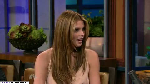 AshleyGreene_dot_nl-AchterdeSchermen14Juli2010JayLeno00131.jpg AshleyGreene_dot_nl-AchterdeSchermen14Juli2010JayLeno00131.jpg