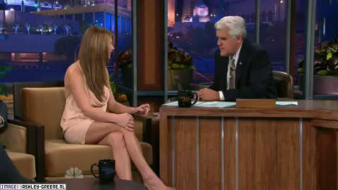 AshleyGreene_dot_nl-AchterdeSchermen14Juli2010JayLeno00132.jpg
