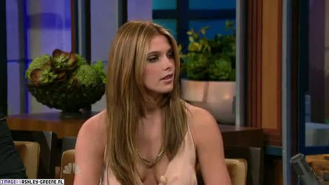 AshleyGreene_dot_nl-AchterdeSchermen14Juli2010JayLeno00163.jpg AshleyGreene_dot_nl-AchterdeSchermen14Juli2010JayLeno00163.jpg