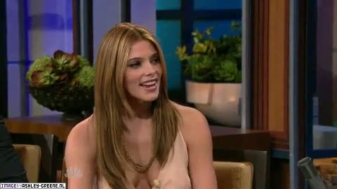 AshleyGreene_dot_nl-AchterdeSchermen14Juli2010JayLeno00177.jpg AshleyGreene_dot_nl-AchterdeSchermen14Juli2010JayLeno00177.jpg