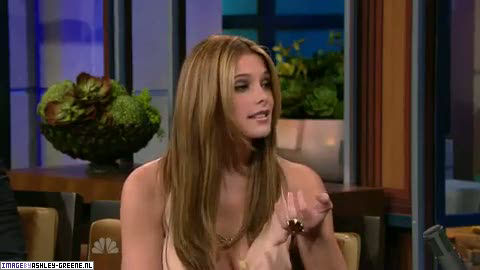 AshleyGreene_dot_nl-AchterdeSchermen14Juli2010JayLeno00188.jpg AshleyGreene_dot_nl-AchterdeSchermen14Juli2010JayLeno00188.jpg