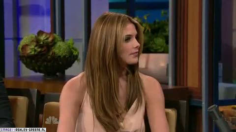 AshleyGreene_dot_nl-AchterdeSchermen14Juli2010JayLeno00193.jpg