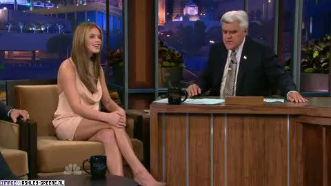 AshleyGreene_dot_nl-AchterdeSchermen14Juli2010JayLeno00195.jpg