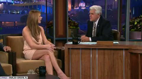AshleyGreene_dot_nl-AchterdeSchermen14Juli2010JayLeno00202.jpg