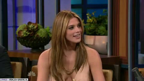 AshleyGreene_dot_nl-AchterdeSchermen14Juli2010JayLeno00204.jpg