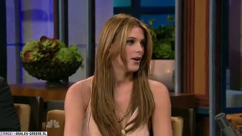 AshleyGreene_dot_nl-AchterdeSchermen14Juli2010JayLeno00261.jpg AshleyGreene_dot_nl-AchterdeSchermen14Juli2010JayLeno00261.jpg