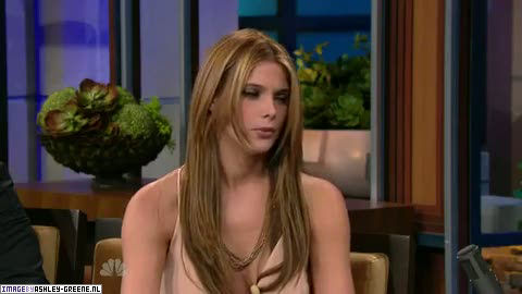 AshleyGreene_dot_nl-AchterdeSchermen14Juli2010JayLeno00268.jpg AshleyGreene_dot_nl-AchterdeSchermen14Juli2010JayLeno00268.jpg