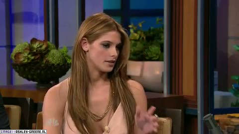 AshleyGreene_dot_nl-AchterdeSchermen14Juli2010JayLeno00293.jpg AshleyGreene_dot_nl-AchterdeSchermen14Juli2010JayLeno00293.jpg