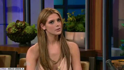 AshleyGreene_dot_nl-AchterdeSchermen14Juli2010JayLeno00296.jpg AshleyGreene_dot_nl-AchterdeSchermen14Juli2010JayLeno00296.jpg