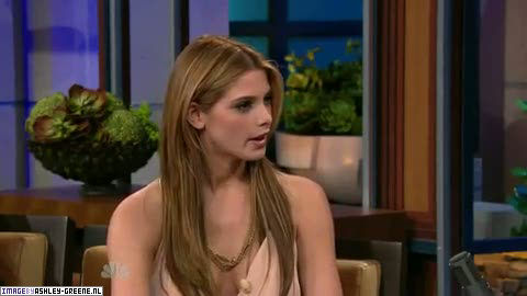 AshleyGreene_dot_nl-AchterdeSchermen14Juli2010JayLeno00297.jpg AshleyGreene_dot_nl-AchterdeSchermen14Juli2010JayLeno00297.jpg