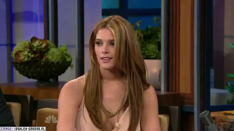 AshleyGreene_dot_nl-AchterdeSchermen14Juli2010JayLeno00305.jpg AshleyGreene_dot_nl-AchterdeSchermen14Juli2010JayLeno00305.jpg
