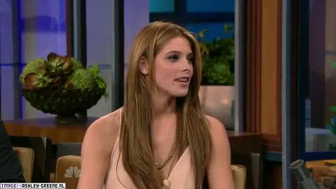 AshleyGreene_dot_nl-AchterdeSchermen14Juli2010JayLeno00318.jpg AshleyGreene_dot_nl-AchterdeSchermen14Juli2010JayLeno00318.jpg