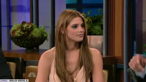 AshleyGreene_dot_nl-AchterdeSchermen14Juli2010JayLeno00321.jpg AshleyGreene_dot_nl-AchterdeSchermen14Juli2010JayLeno00321.jpg
