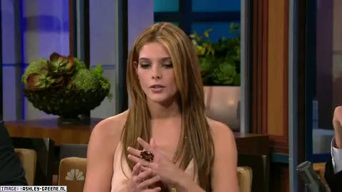 AshleyGreene_dot_nl-AchterdeSchermen14Juli2010JayLeno00324.jpg AshleyGreene_dot_nl-AchterdeSchermen14Juli2010JayLeno00324.jpg