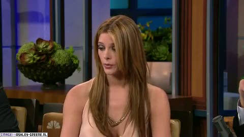 AshleyGreene_dot_nl-AchterdeSchermen14Juli2010JayLeno00327.jpg AshleyGreene_dot_nl-AchterdeSchermen14Juli2010JayLeno00327.jpg