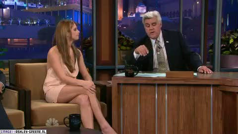 AshleyGreene_dot_nl-AchterdeSchermen14Juli2010JayLeno00328.jpg