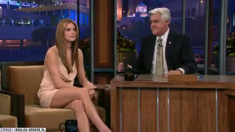 AshleyGreene_dot_nl-AchterdeSchermen14Juli2010JayLeno00341.jpg