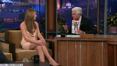 AshleyGreene_dot_nl-AchterdeSchermen14Juli2010JayLeno00064.jpg