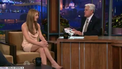 AshleyGreene_dot_nl-AchterdeSchermen14Juli2010JayLeno00065.jpg