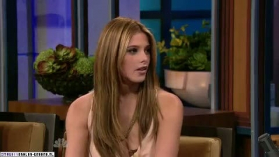 AshleyGreene_dot_nl-AchterdeSchermen14Juli2010JayLeno00067.jpg