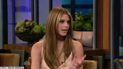 AshleyGreene_dot_nl-AchterdeSchermen14Juli2010JayLeno00068.jpg