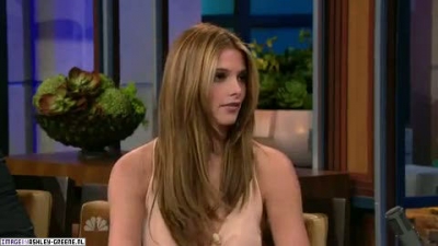 AshleyGreene_dot_nl-AchterdeSchermen14Juli2010JayLeno00149.jpg