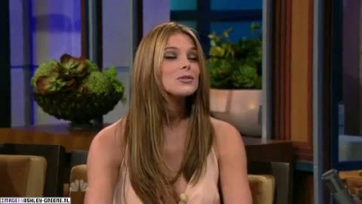 AshleyGreene_dot_nl-AchterdeSchermen14Juli2010JayLeno00180.jpg