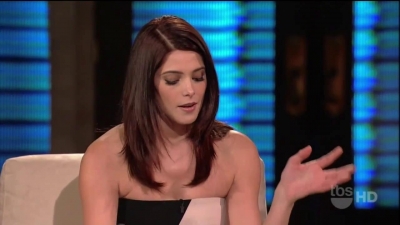 Ashley-Greene_dot_nl-LopezTonight23november2010-00229.jpg