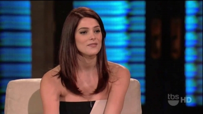 Ashley-Greene_dot_nl-LopezTonight23november2010-00368.jpg