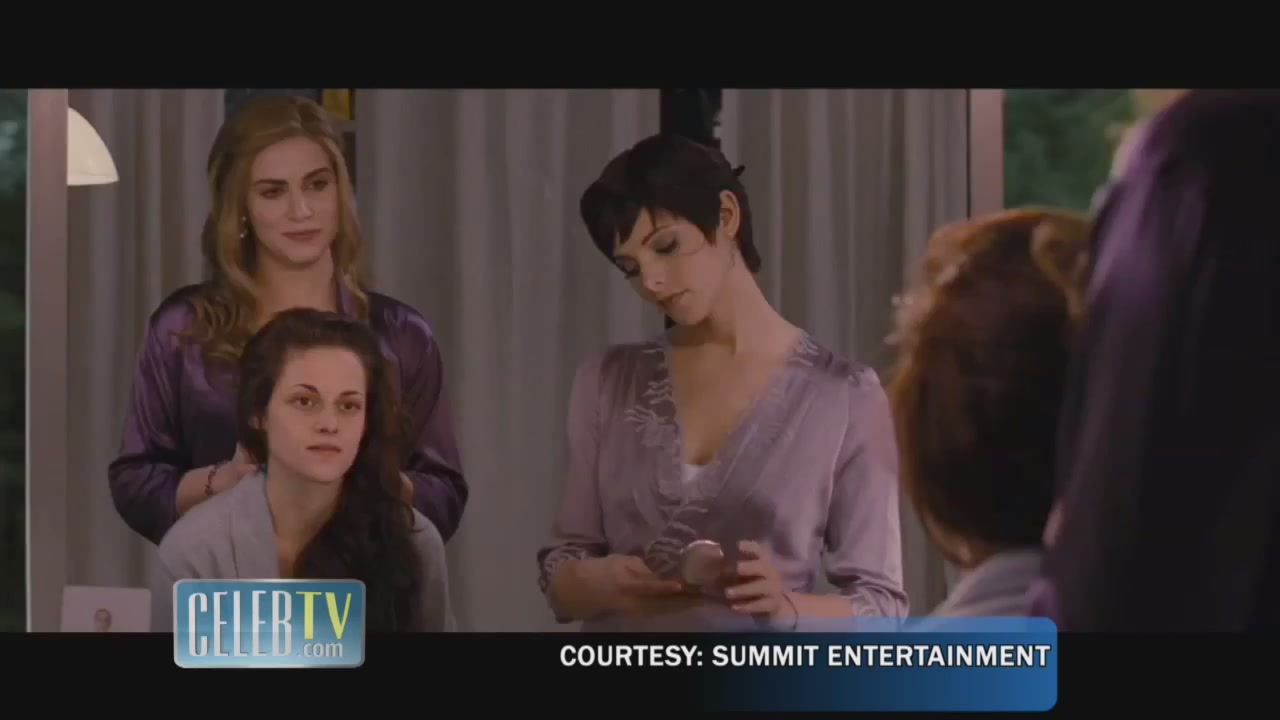 Ashley-Greene-dot-nl_2011CelebTV0004.jpg
