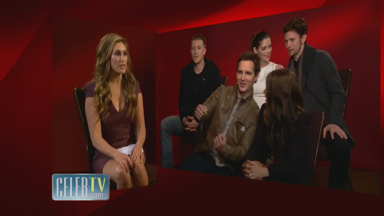 Ashley-Greene-dot-nl_2011CelebTV0017.jpg