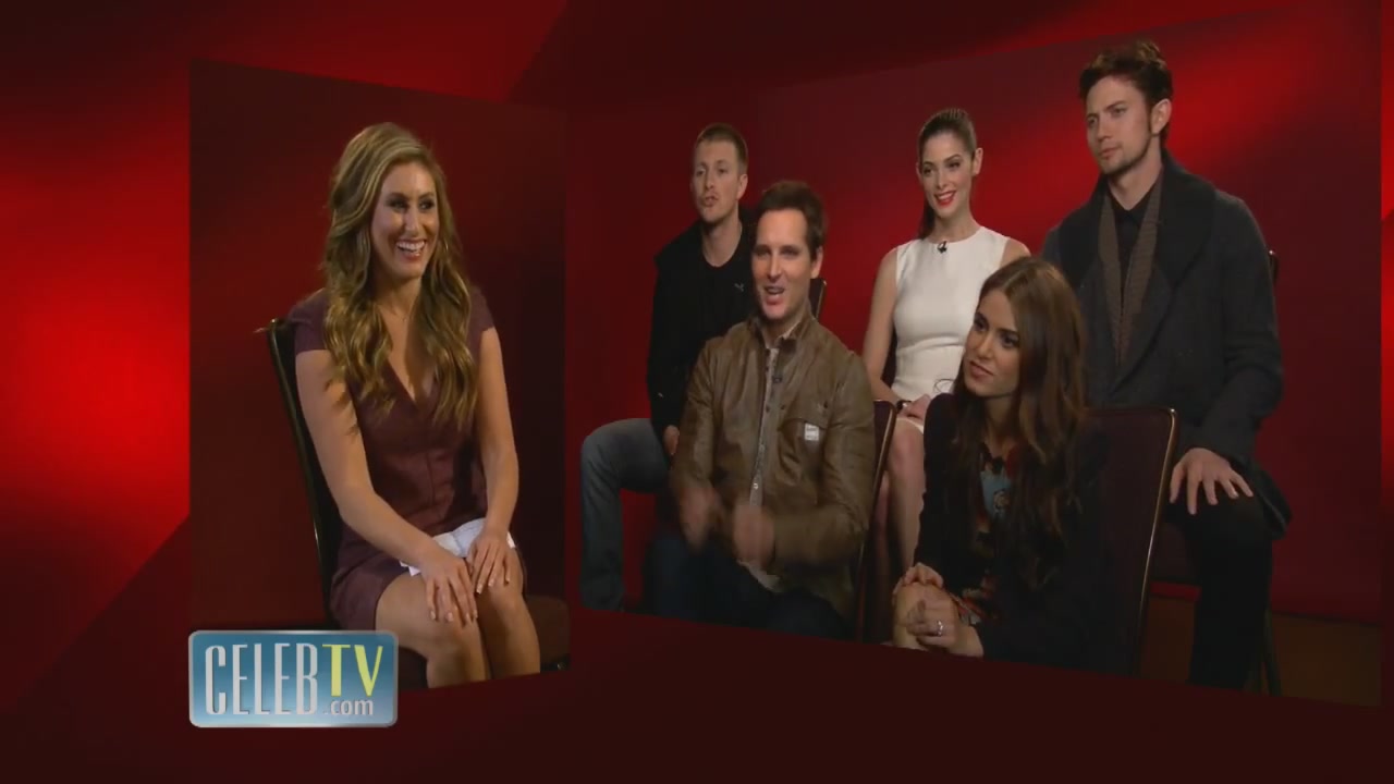 Ashley-Greene-dot-nl_2011CelebTV0021.jpg