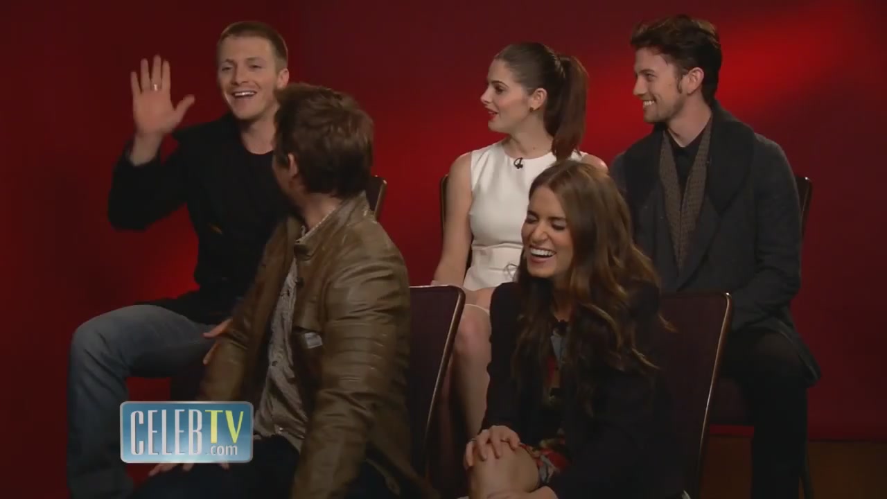 Ashley-Greene-dot-nl_2011CelebTV0024.jpg
