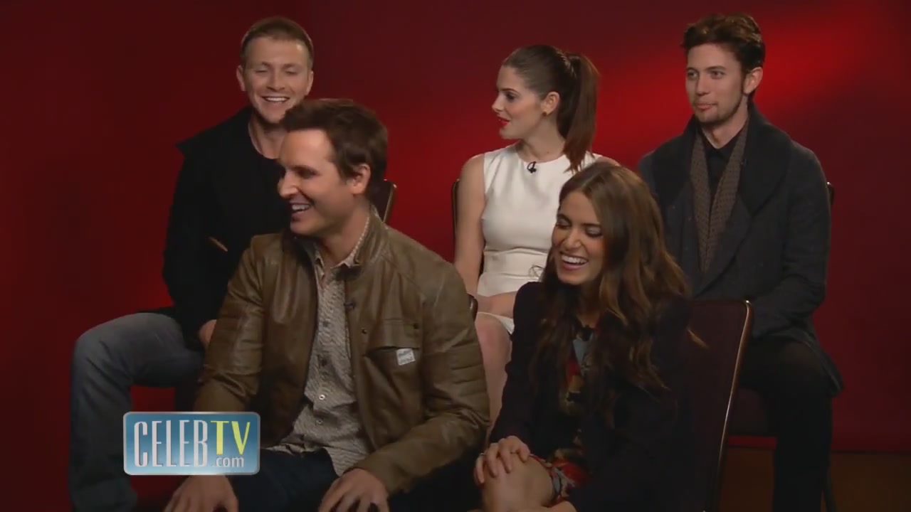 Ashley-Greene-dot-nl_2011CelebTV0025.jpg