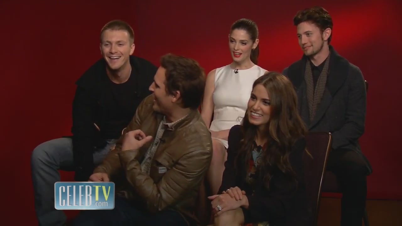 Ashley-Greene-dot-nl_2011CelebTV0029.jpg