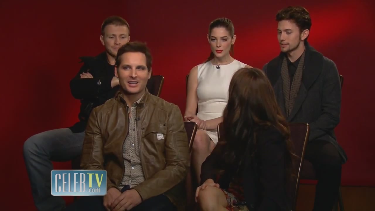 Ashley-Greene-dot-nl_2011CelebTV0062.jpg