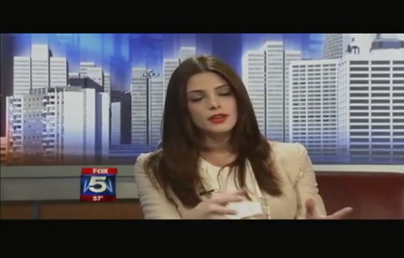 Ashley-Greene-dot-nl_2011GoodDayAtlanta0194.jpg