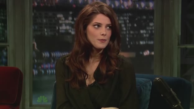 Ashley-Greene-dot-nl-2011LateNghtWithJimmyFallon0083.jpg