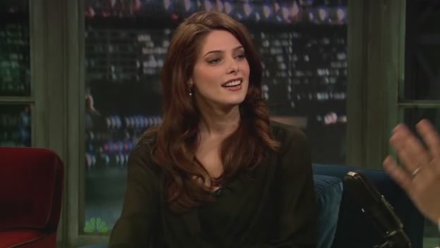 Ashley-Greene-dot-nl-2011LateNghtWithJimmyFallon0324.jpg