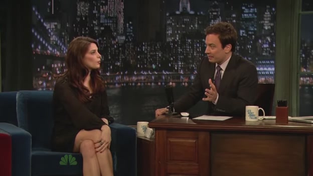 Ashley-Greene-dot-nl-2011LateNghtWithJimmyFallon0325.jpg