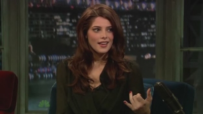 Ashley-Greene-dot-nl-2011LateNghtWithJimmyFallon0104.jpg