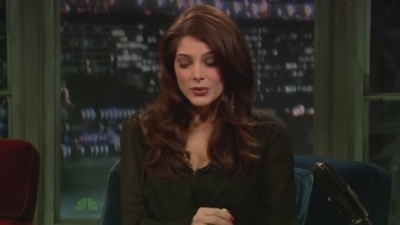 Ashley-Greene-dot-nl-2011LateNghtWithJimmyFallon0202.jpg